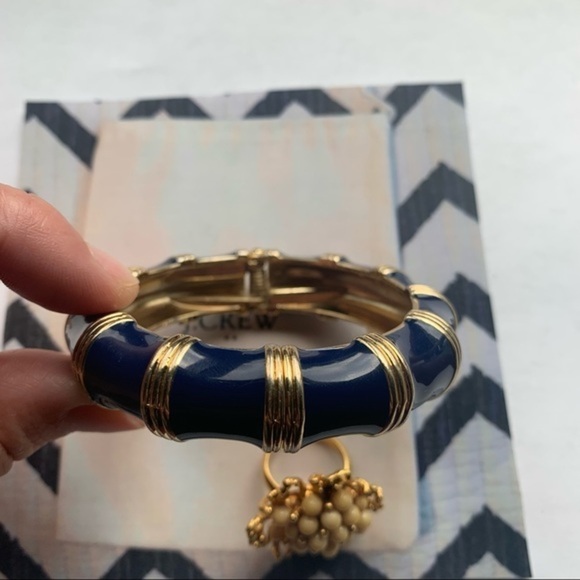 Striped Bangle Bracelet & Cluster Nest Ring - Picture 4 of 9